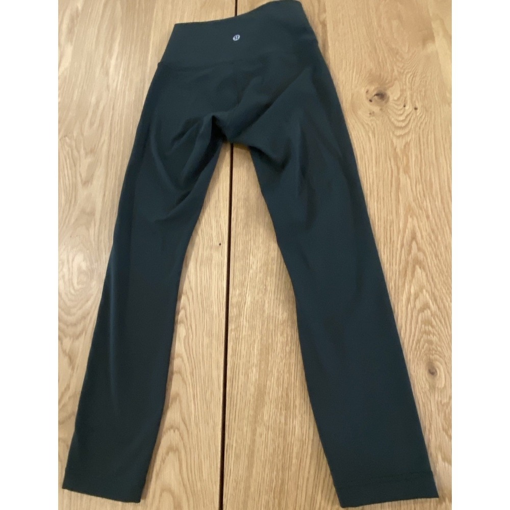 Lululemon Wunder Under Women's Size 2 Crop Inseam 22" Green LW6BAKS